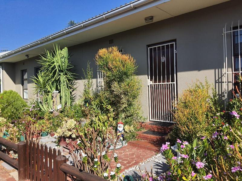 To Let 2 Bedroom Property for Rent in St Dumas Western Cape